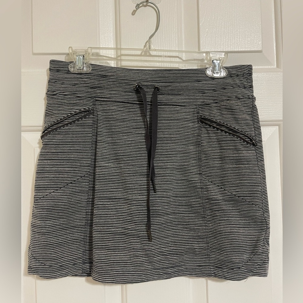 ATHLETA Gray Mini Skirt SKORT Small